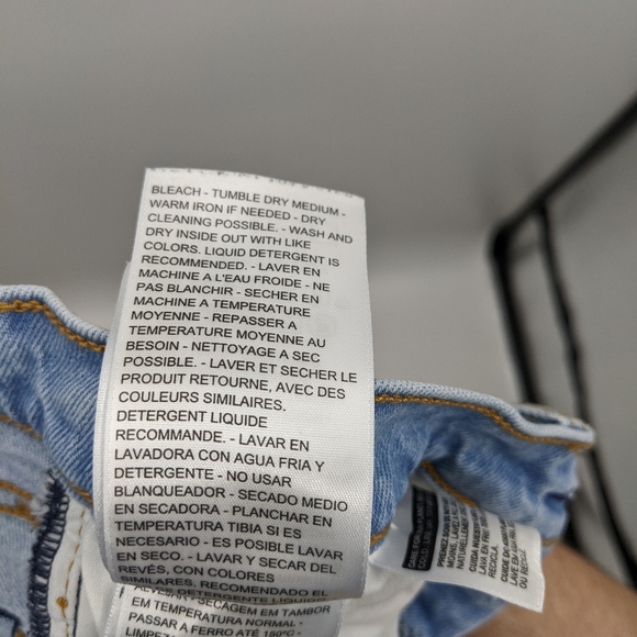 LEVI'S Wedgie Light Wash Straight Leg Jean W25 L26 - Picture 7 of 9